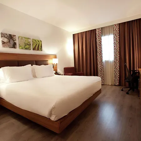 Hilton Garden Hotel 4*